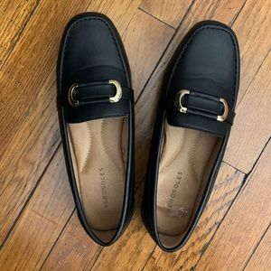 Aerosoles black loafers